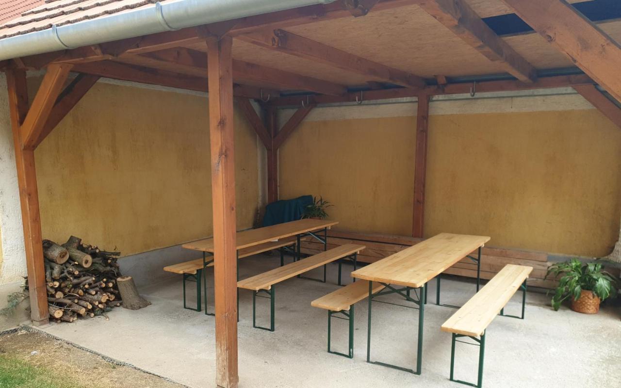 B6 Apartman Veszprém Екстериор снимка