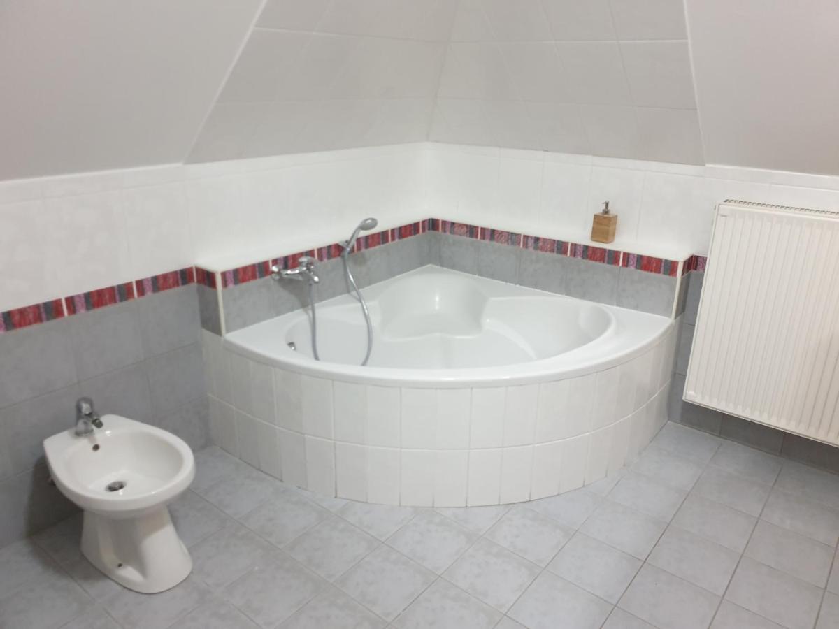 B6 Apartman Veszprém Екстериор снимка