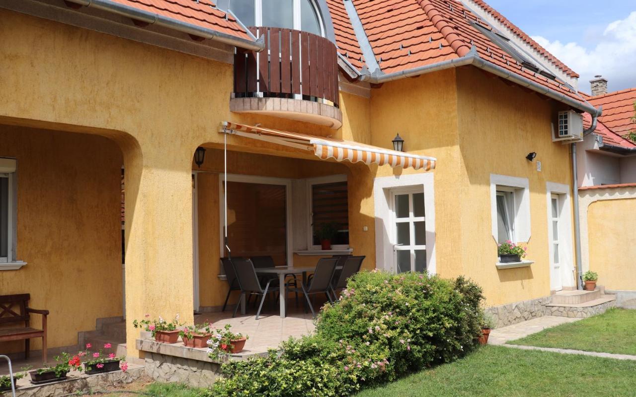B6 Apartman Veszprém Екстериор снимка